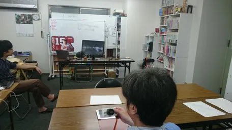 福島会場の開会式の動画を見る一行